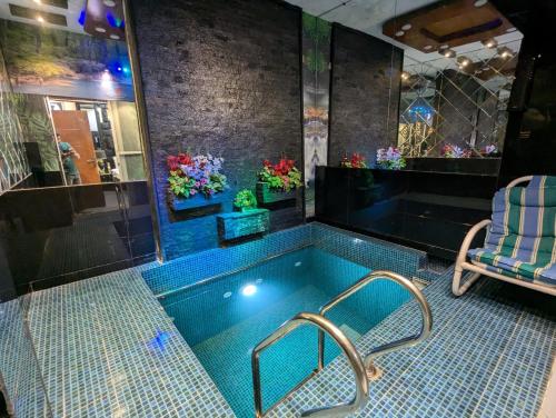 Swimmingpoolen hos eller tæt på Karachi Fort