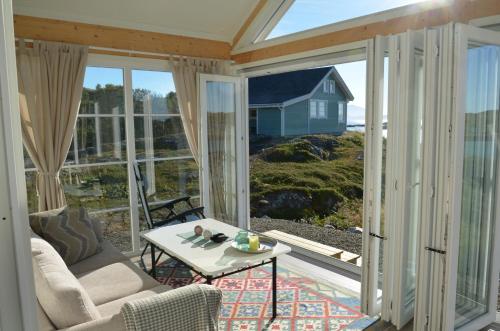 صورة لـ Superior Cottage with Sea View in Senja في Senjehesten