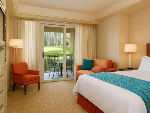 Postel nebo postele na pokoji v ubytování Marriott's Desert Springs Villas II - STUDIO