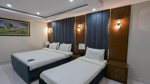 En eller flere senge i et værelse på Karachi Fort