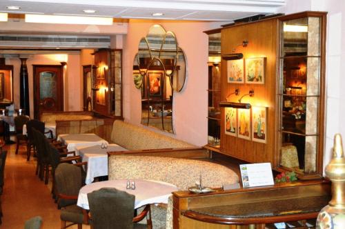Gambar di galeri bagi Hotel Kohinoor Executive di Pune