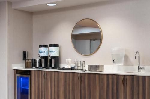 Kuchyň nebo kuchyňský kout v ubytování Hilton Garden Inn Rock Hill