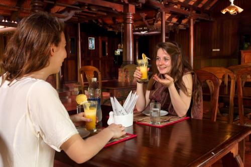 Drinks på Kondai Lip Backwater Heritage Resort