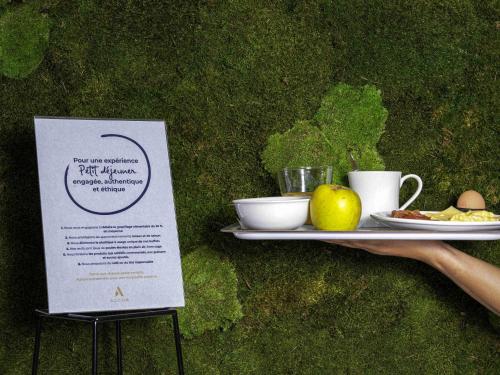 Еда / где поесть недалеко от отеля