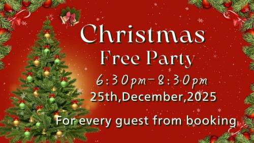 Una fiesta del árbol de Navidad para cada invitado. en Wenjun Courtyard Hotel, en Chengdú