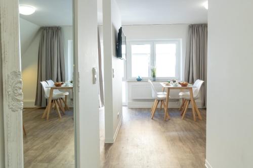 Hotel Haus am Meer Kühlungsborn in direkter Strandlage, Zimmer mit Meer- oder Gartenblick, teils Balkon & Frühstück zubuchbar in historischer Villa photo 67