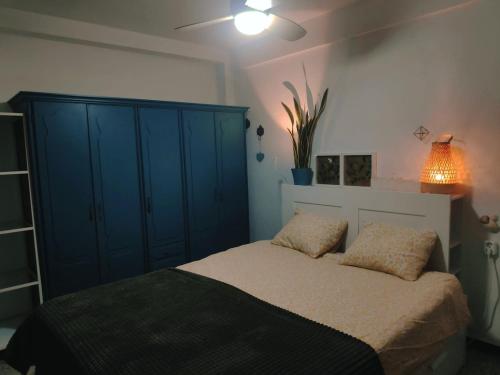 Homey beach apartment in authentic El Palo