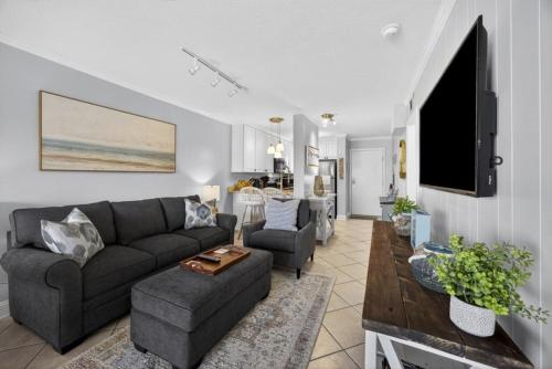 Posezení v ubytování Coco Cabana - Monthly Rates Available! condo