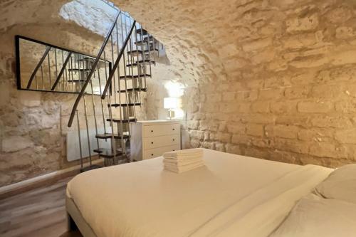 A unique duplex in the heart of Montorgueil