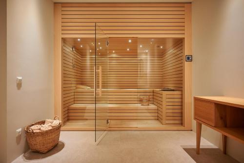 Un baño de Luxury Villa Hvar Deluxe Palace 1 with heated pool, gym and sauna