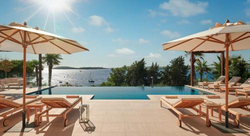 Luxury Villa Hvar Deluxe Palace 1 with heated pool, gym and sauna