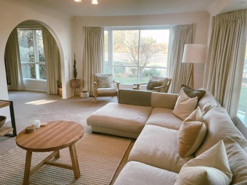 Et opholdsområde på Lonny Coastal Escape