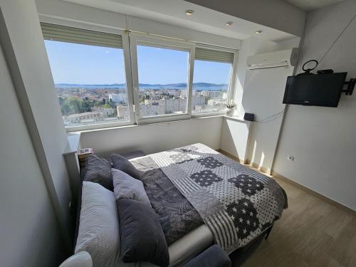 Studio apartment, 11th floor, excellent location - Zadar