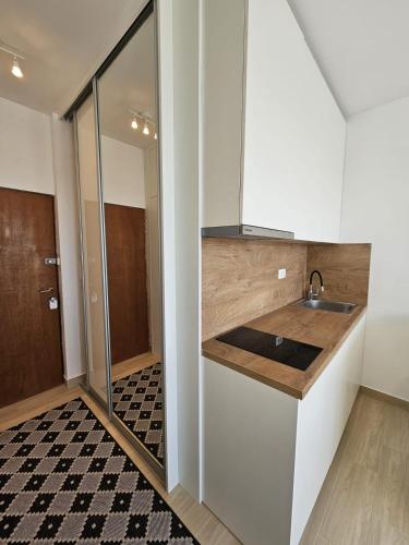 Studio apartment, 11th floor, excellent location - Zadar