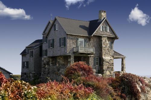 an old stone house on top of a hill at Brazil - Rio de Janeiro in Rio de Janeiro