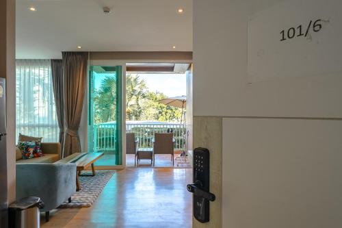 Φωτογραφία από το άλμπουμ του Beachfront Luxury 1R Condo near Marriot Naiyang 50 2 σε Phuket