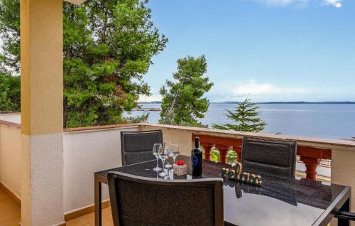 1 Bedroom Awesome Apartment In Vir