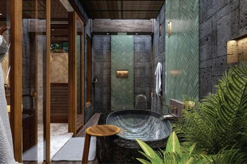 Et badeværelse på Hiliwatu, Bali Ubud, a Tribute Portfolio Resort