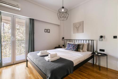 Zeus 2-Bedroom Apartment in Athens