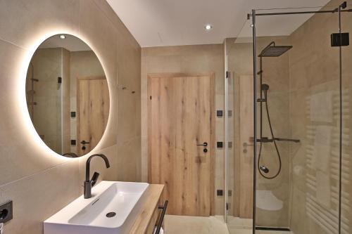 Koupelna v ubytování Das Goldjuwel Lifestyle Apartments