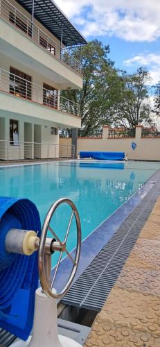 Bazén v ubytování Lake View House- Shawmut Nakuru nebo v jeho okolí