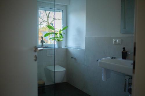 Ένα μπάνιο στο Best Stay Rhöner Gemütlichkeit Dietershausen