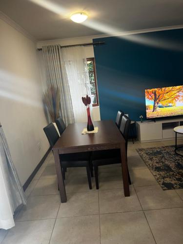 TV a/nebo společenská místnost v ubytování Melville koppies view guest house