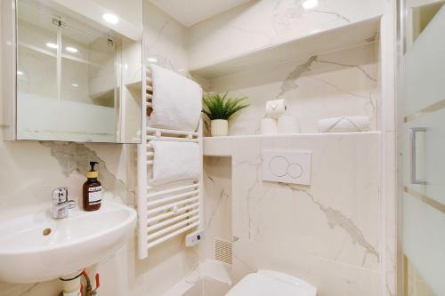 A jewel in the heart of the Marais- 4P 1BDR- Paris