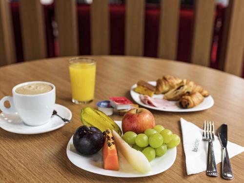 Jídlo v hotelu nebo okolí