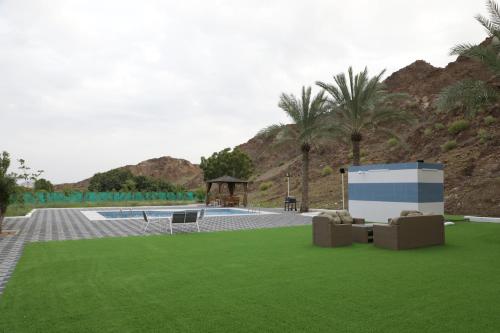 Бассейн в Dibbah Fujairah Private farm with pool или поблизости