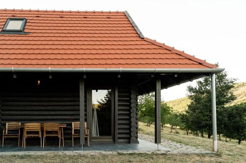 Το κτήριο όπου στεγάζεται  το διαμέρισμα