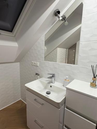 Ένα μπάνιο στο Opole Calm House