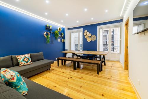 Diario de Noticias by Central Hill Apartments