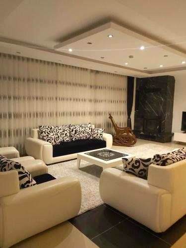 Гостиная зона в Luxury Villa with Private Pool & Terrace in Belek