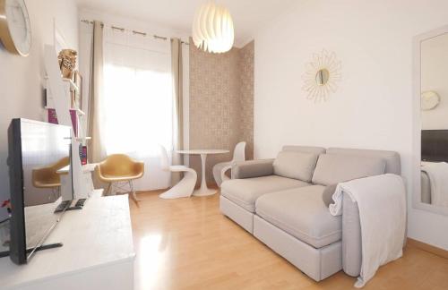 Modern and Elegant Barcelona Apartment