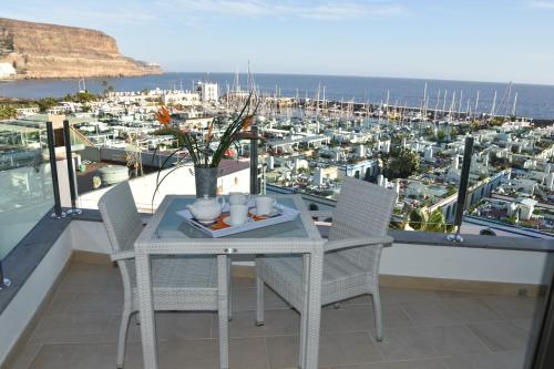 Balkon atau teras di Sunset Puerto de Mogan