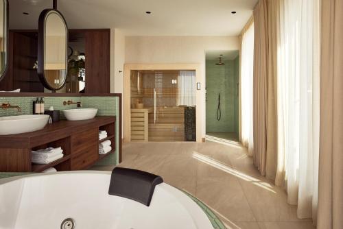 Koupelna v ubytování Van der Valk Hotel Lelystad