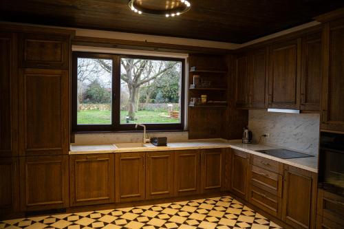 Küche/Küchenzeile in der Unterkunft Вила Вяра, Надежда, Любов