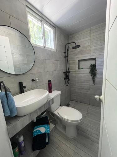 Ένα μπάνιο στο Cielo de hierro - Iron sky