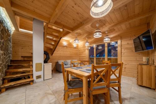 Zakopiańskie domki przy Potoku