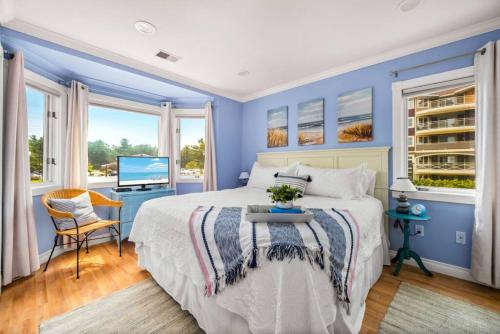 Кровать или кровати в номере New Listing Beach Bliss 211! Stunning bay view