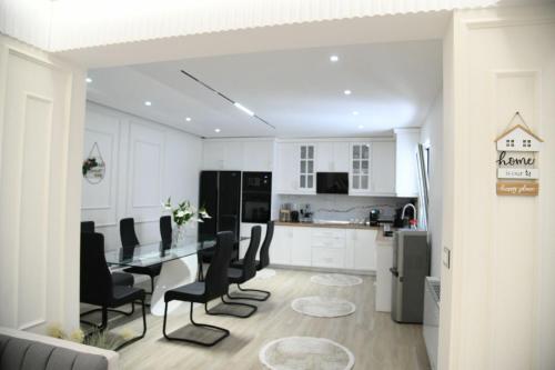 Nhà bếp/bếp nhỏ tại Villa Royale