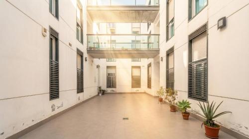 Sunny & Central - 10' Walk Setas - FREE Garage