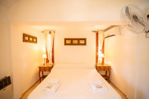 Los Robles في فيلا كورا بروشيرو: غرفة نوم بسرير وليلتين