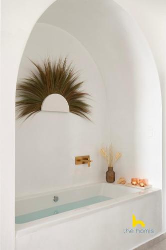 Relaxing Baths & Fireplace Nights Near Acropolis