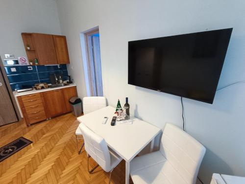 Knezevic resorts 11