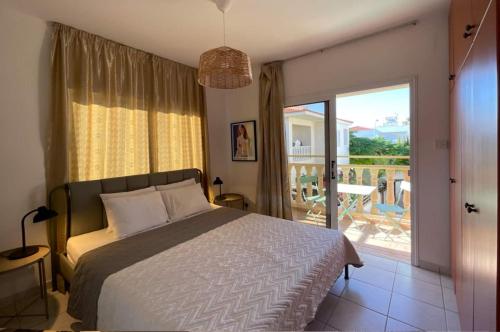 Postel nebo postele na pokoji v ubytování Seaside Villa Luci w jacuzzi