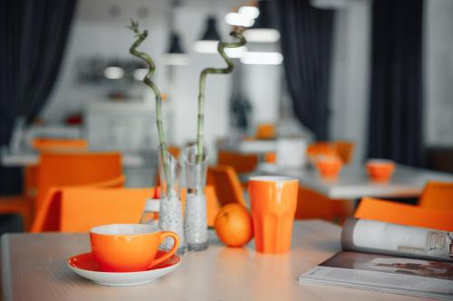 Гостиная зона в Orange Hotel