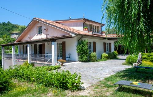 Villa Glicine Casa Vacanze con Piscina e Camino ad Apecchio, Marche
