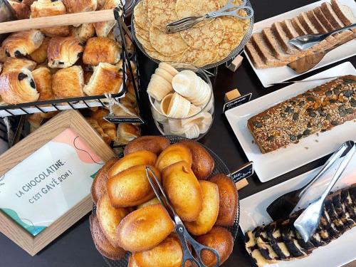 Еда / где поесть недалеко от отеля